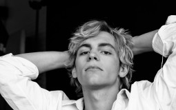 BOYS I WOULD SIMP FOR