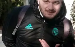 LE fc Tieks