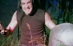 Cringe Michale Graves Dig up her bones 2.0